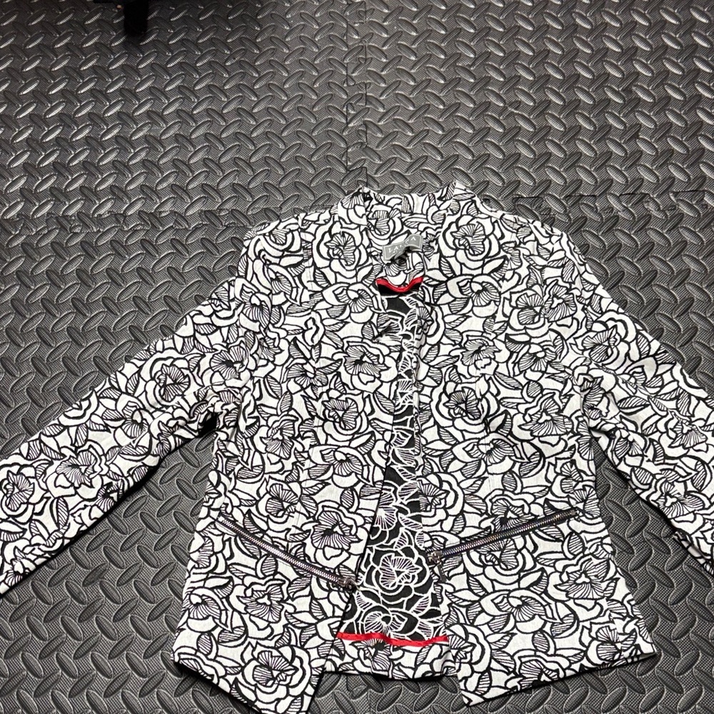 Elegant Black and White Floral Women's Blazer